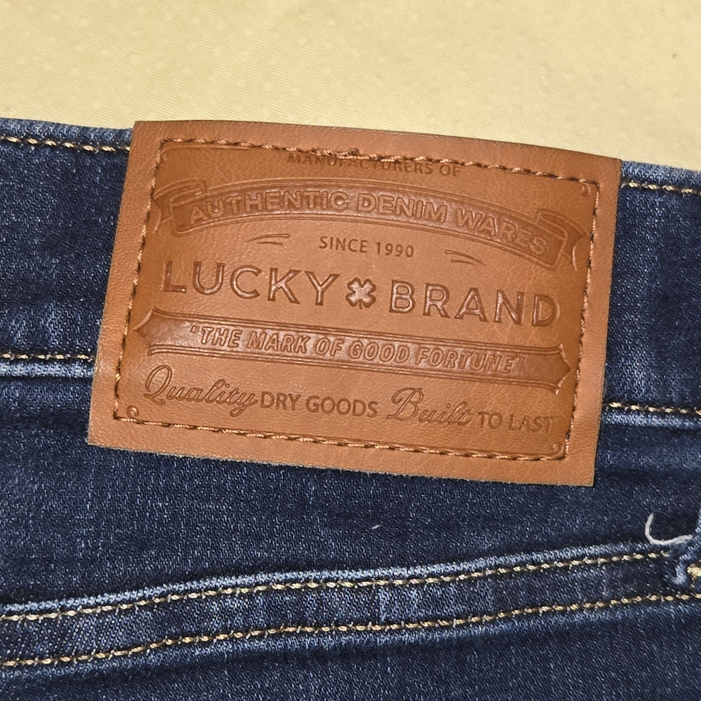 Lucky Brand Blue Jeans - Picture 2 of 7